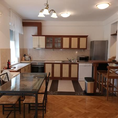 Sugar Apartman Debrecen Exterior photo